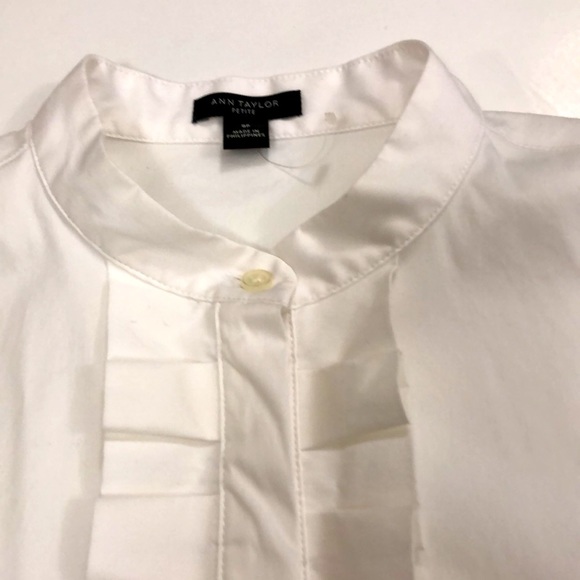 Ann Taylor 8P White Ruffle button down shirt flip cuffs NWOT Excellent Condition - Picture 3 of 10